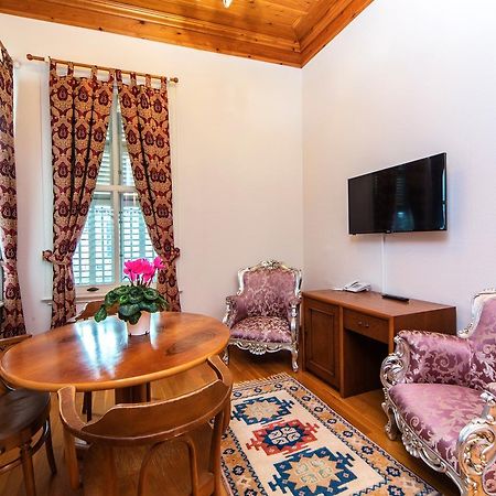 Mom Hotel Πριγκηπονήσια Εξωτερικό φωτογραφία