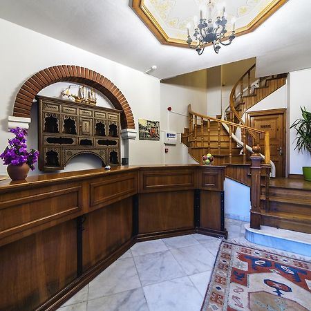 Mom Hotel Πριγκηπονήσια Εξωτερικό φωτογραφία